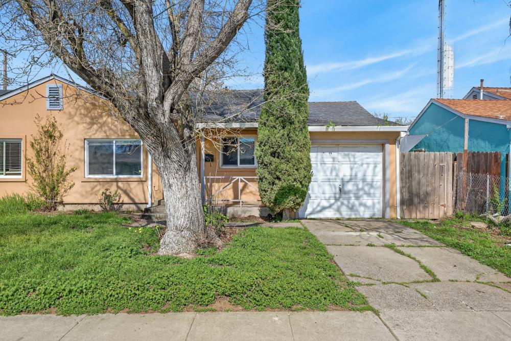 5225 Gordon Drive