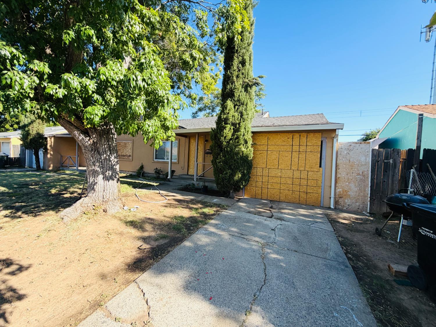 5225 Gordon Drive