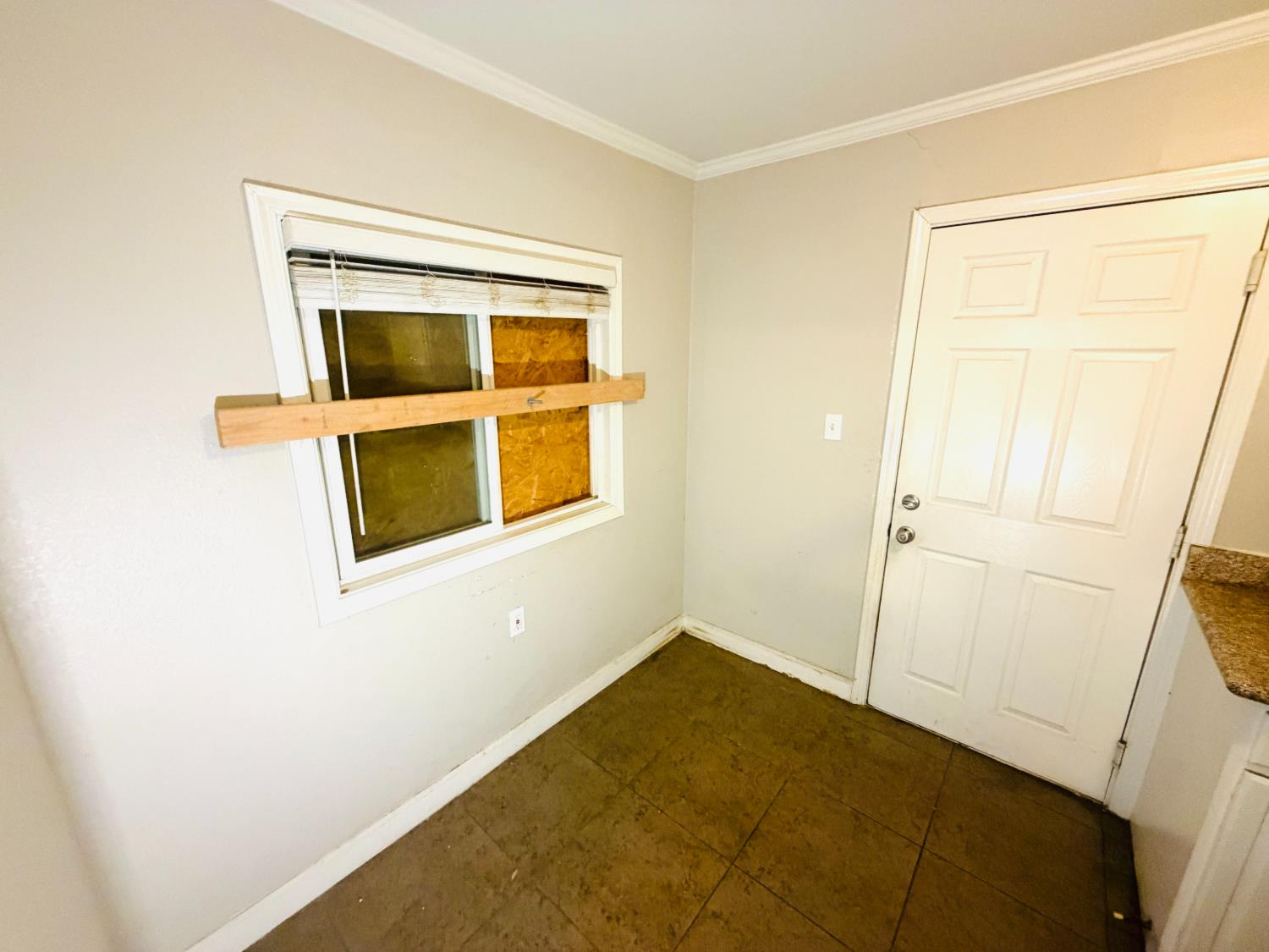 5225 Gordon Drive