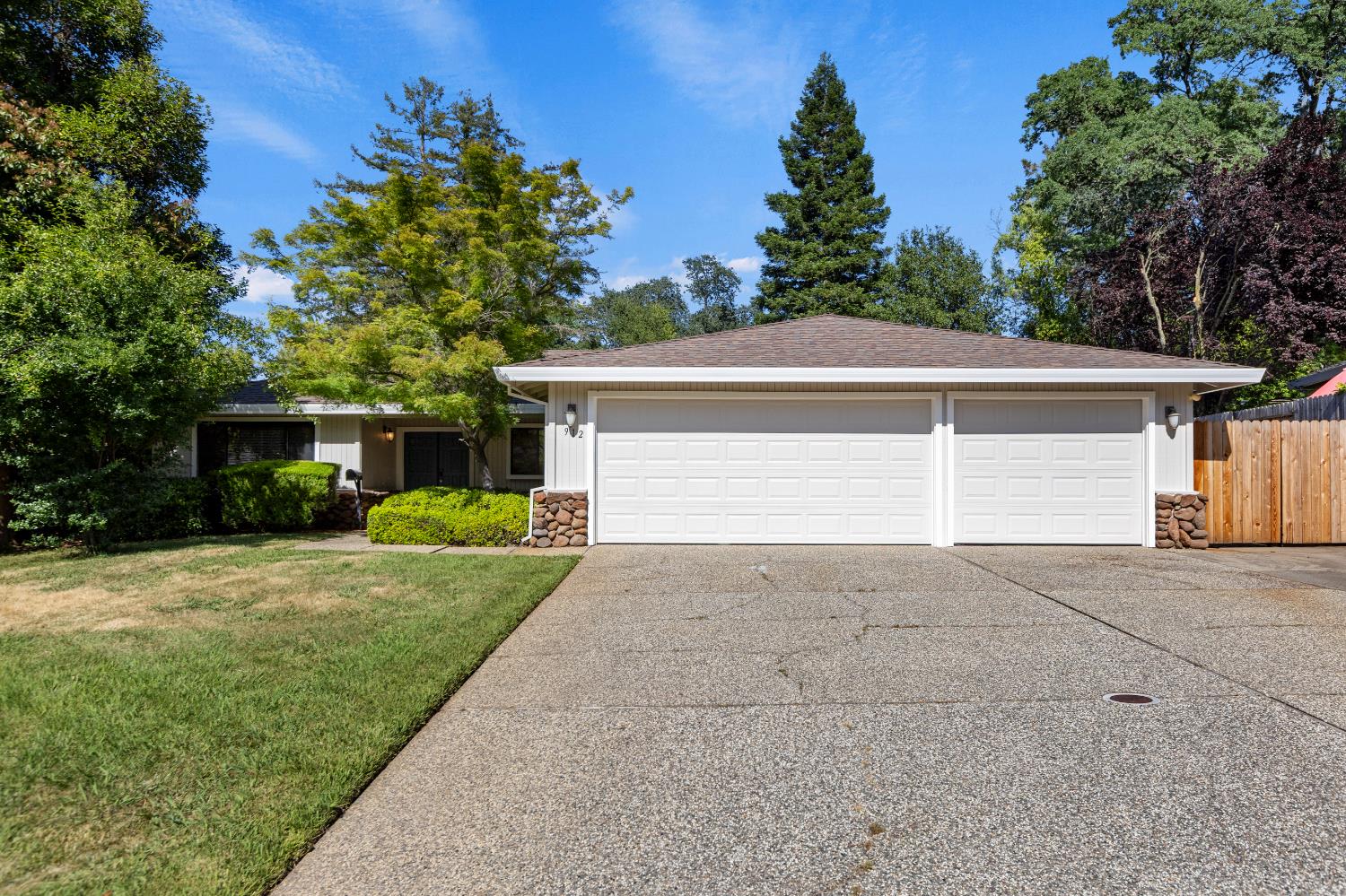912 Governor Drive
