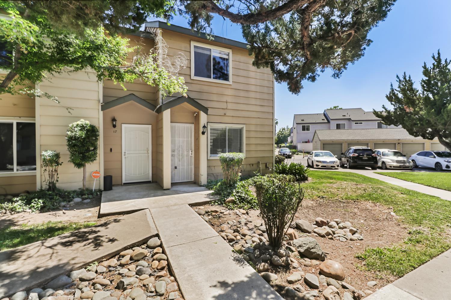 8208 Center Parkway 18