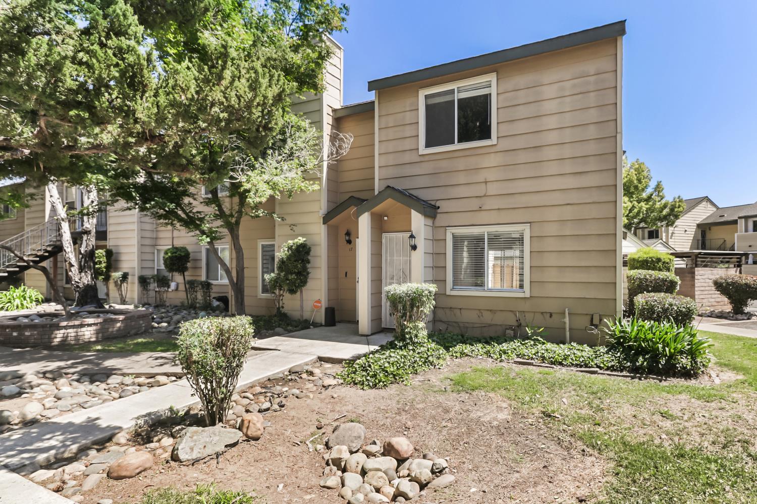 8208 Center Parkway 18