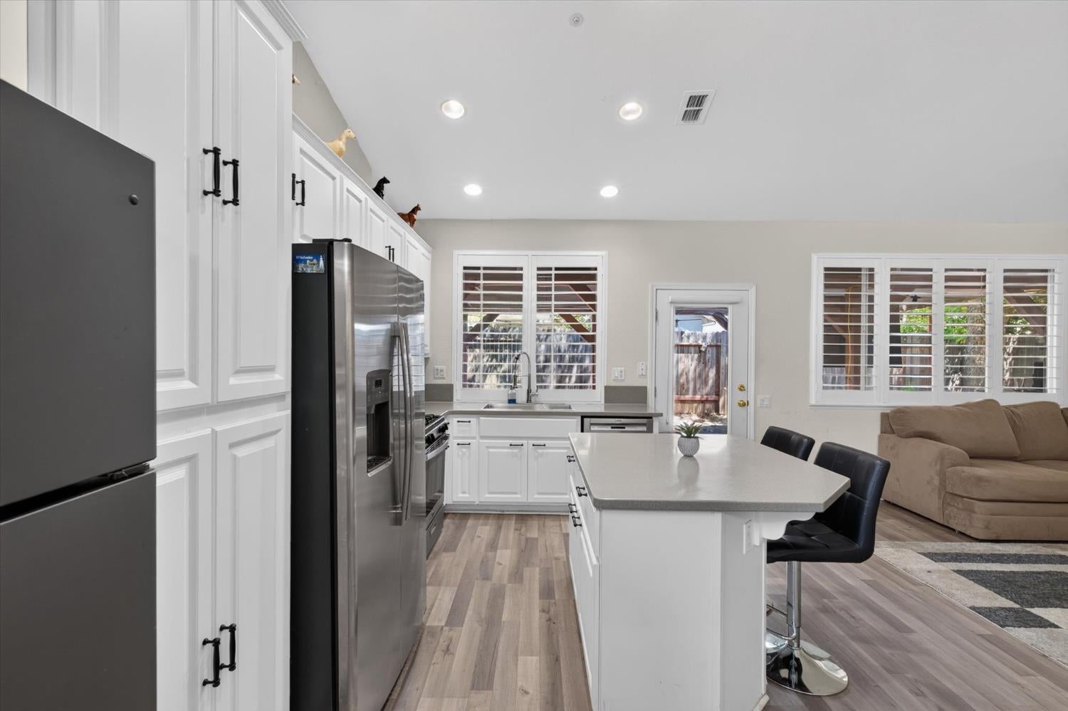 1643 Santoni Lane