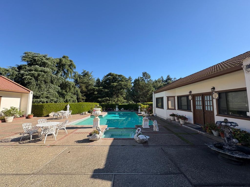 Photo of 1262 Avalon Drive, Stockton, CA 95215 (MLS # 225140007)