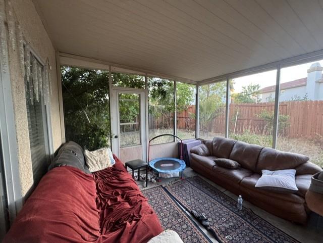 8174 silver leaf Way
