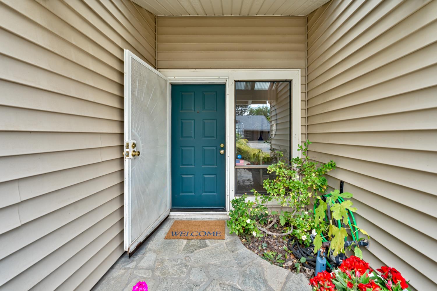 5208 Lincoln Villa Way