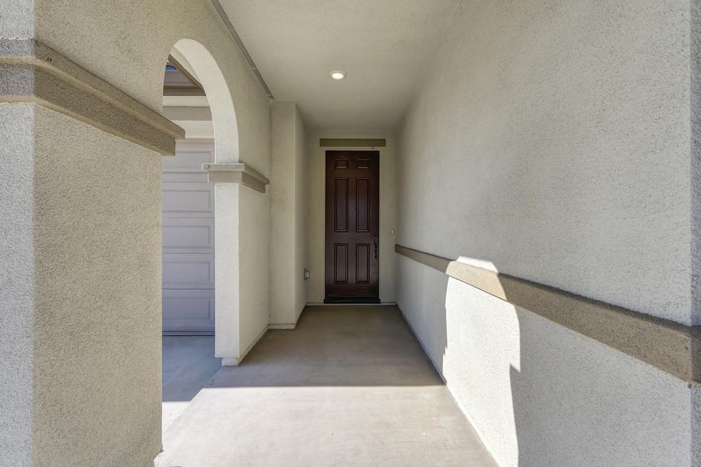 498 Central Pacific Street