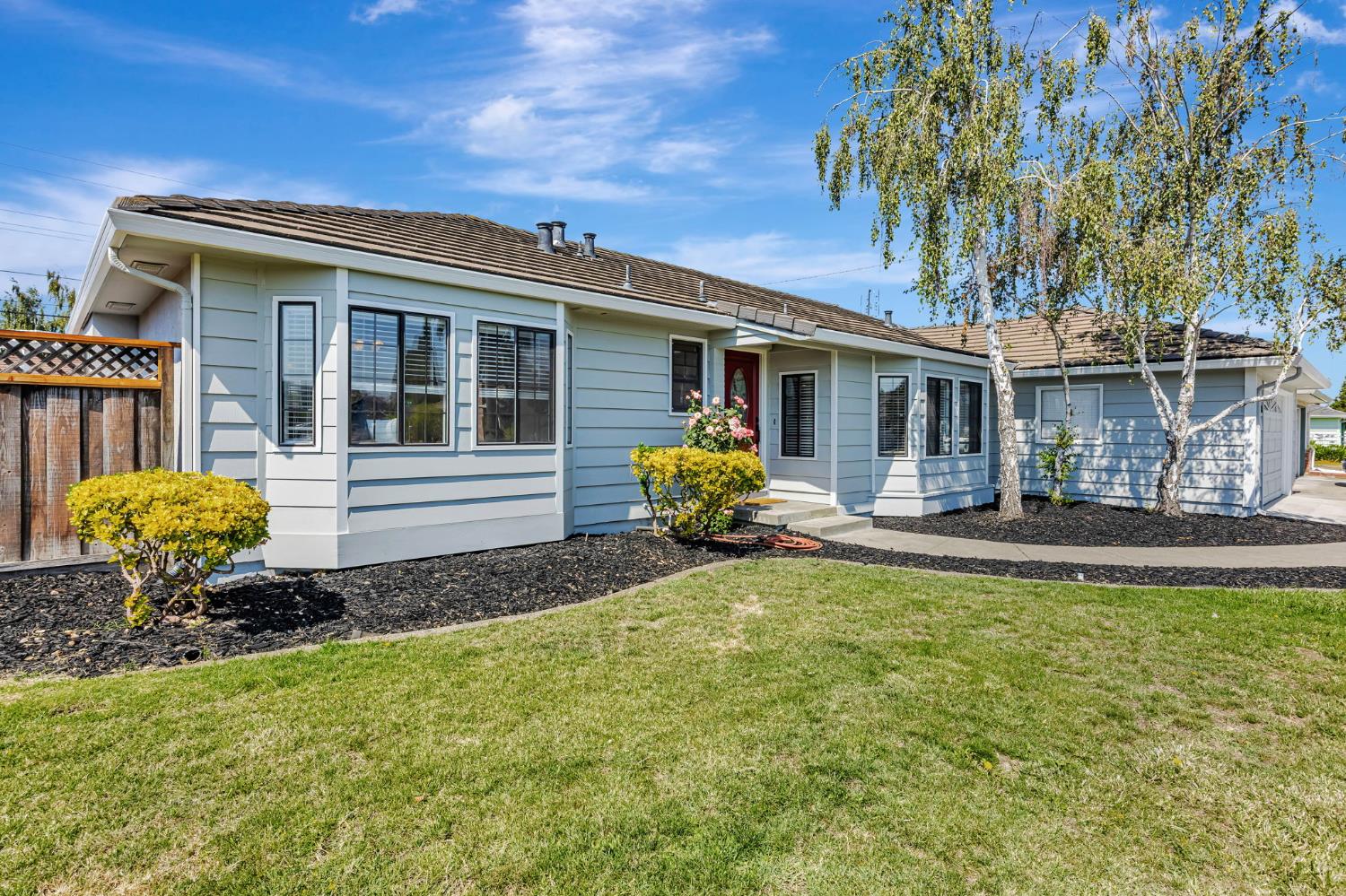 38597 Farwell Drive