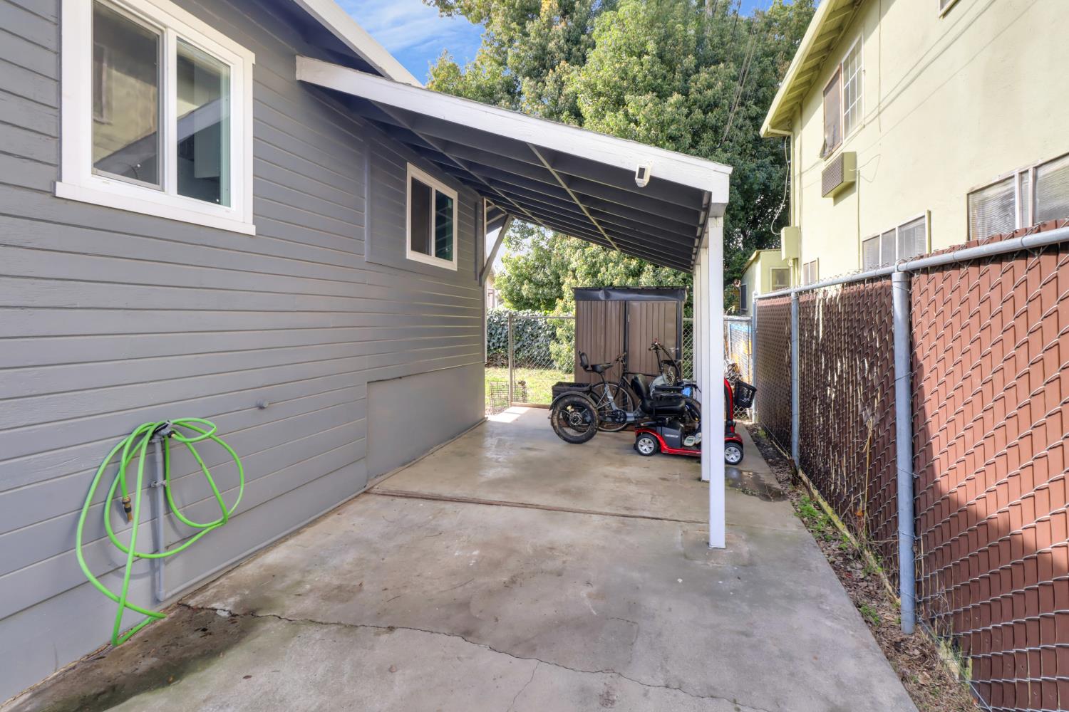 816 Oak Street