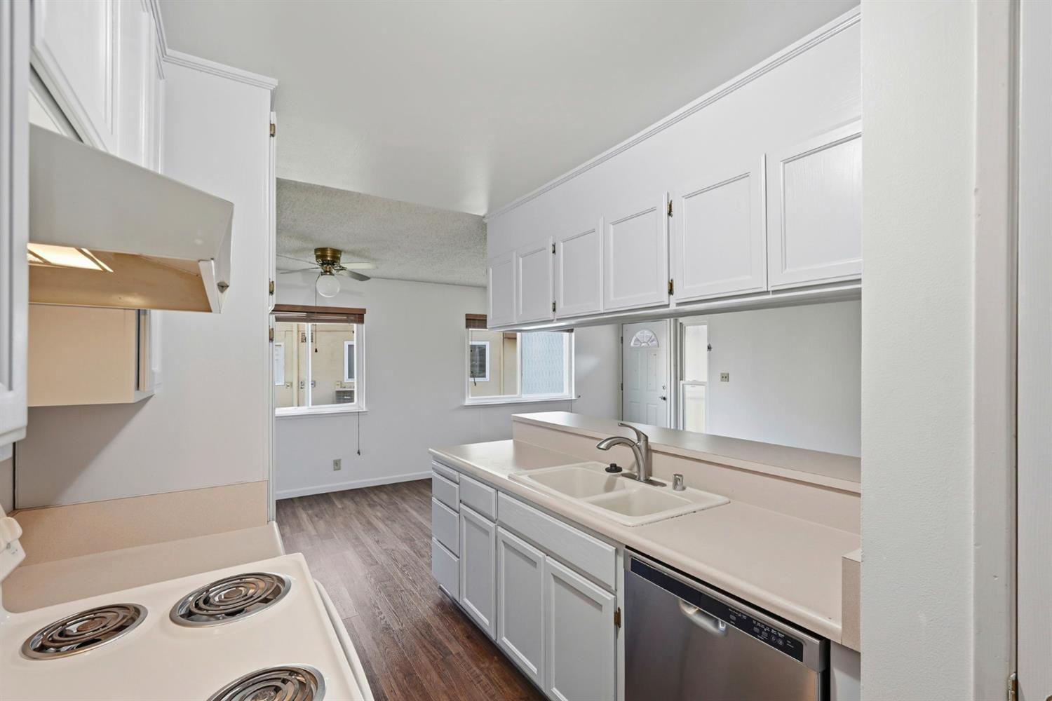 5122 Rhode Island Drive 3