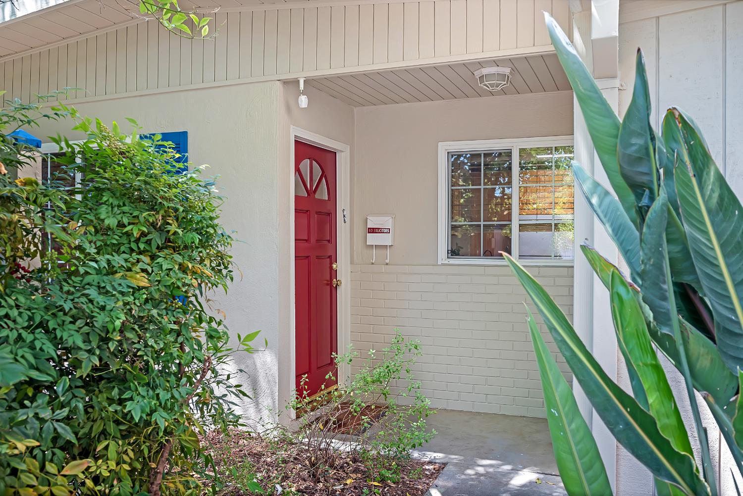 909 Craig Place
