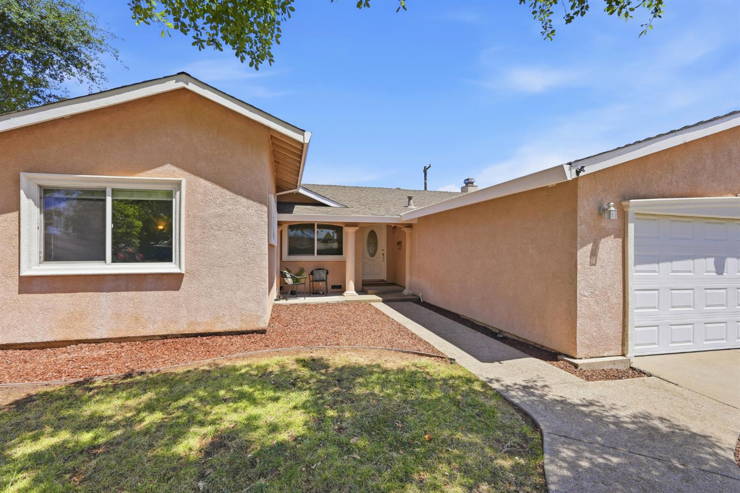 8225 Lake Forest Drive