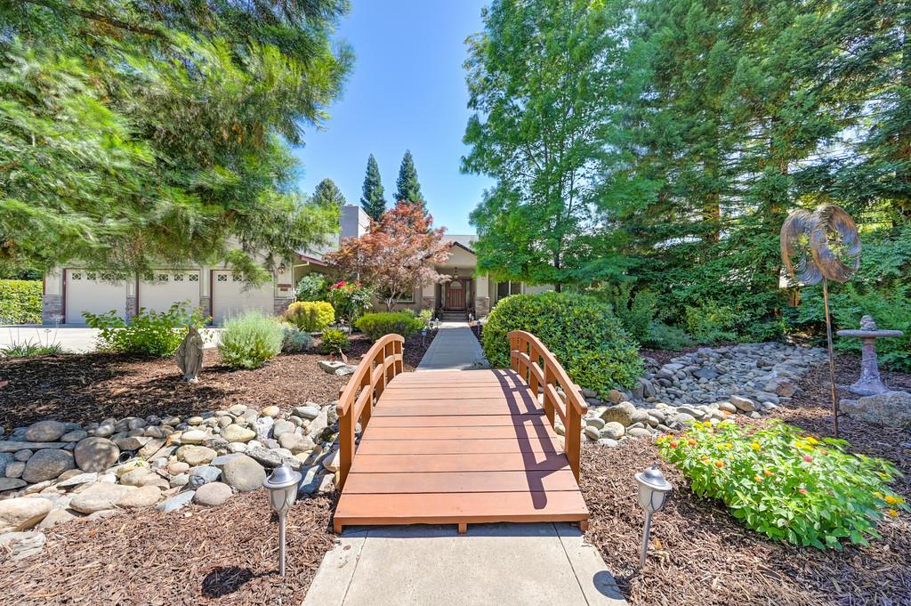 9859 Mosswood Circle