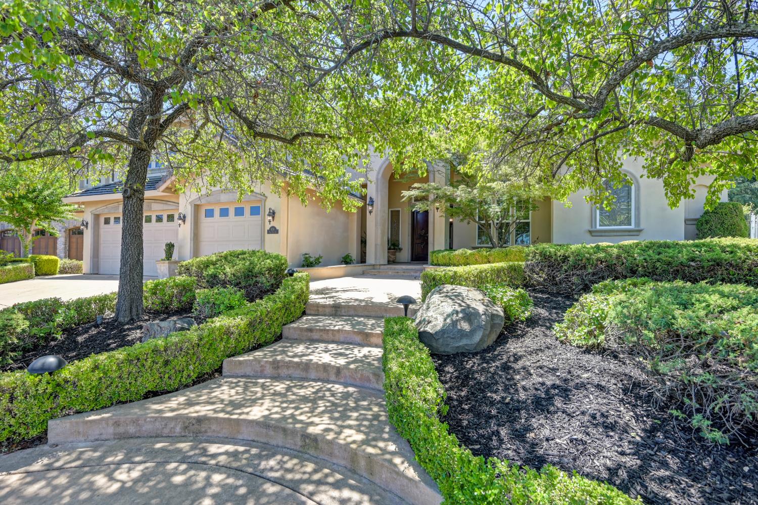 1876 Park Oak Drive