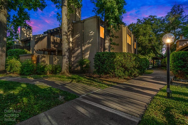 2229 WOODSIDE LN UNIT 8, SACRAMENTO, CA 95825 - Image c1939bb257e4f3e1f4c9f768d3575a1f/3393707291