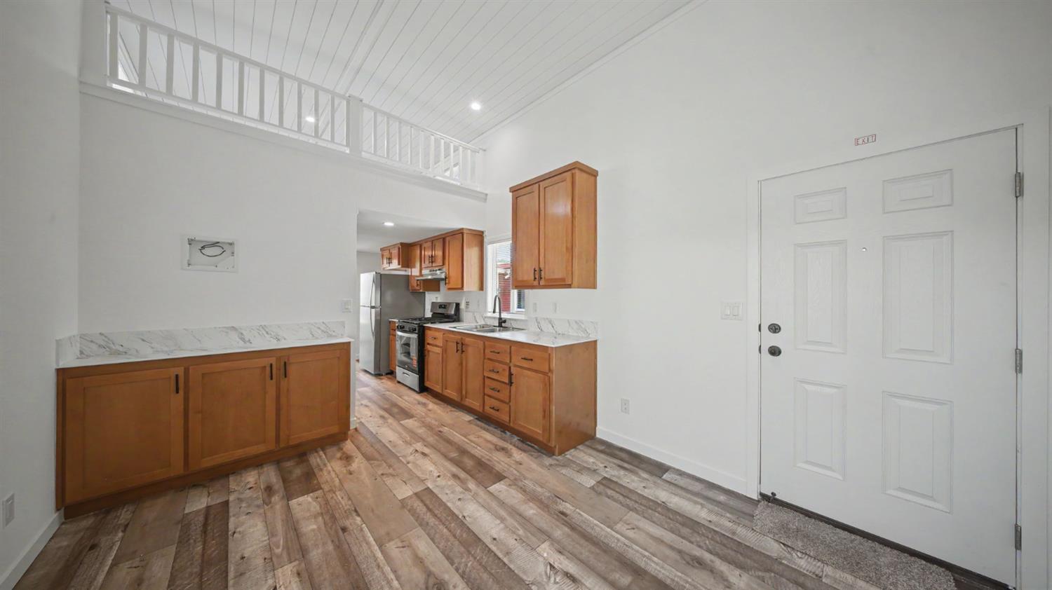 2425 Church Lane 20