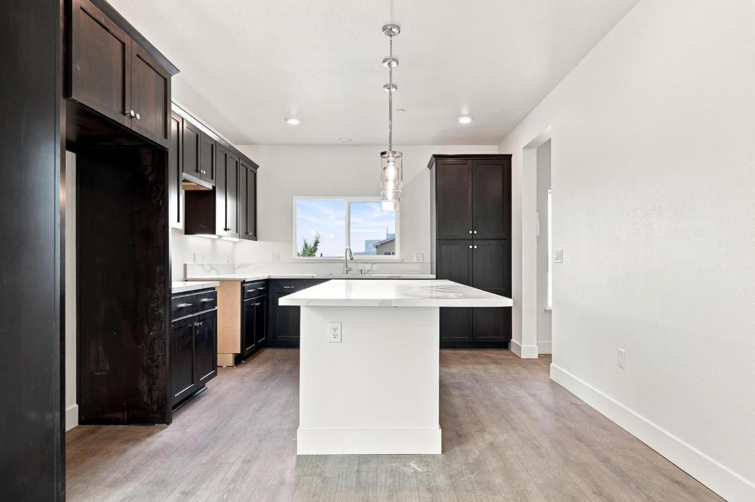 406 Kittyhawk Drive