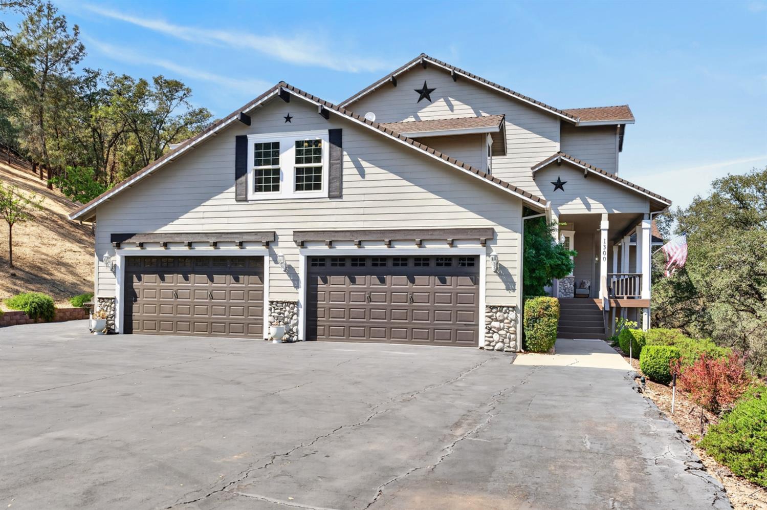 1300 Large Oak Drive