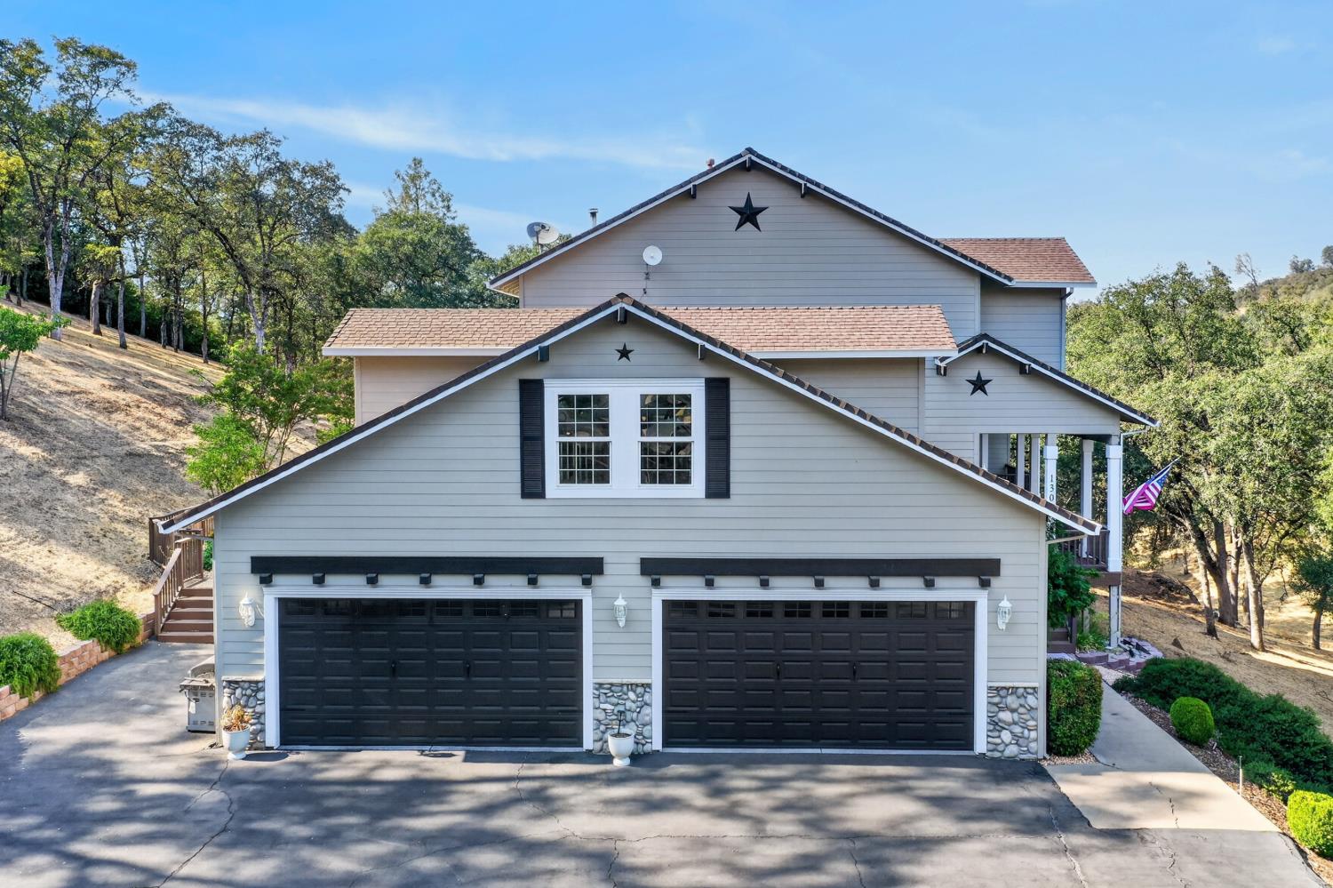 1300 Large Oak Drive