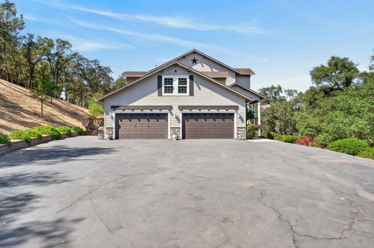 1300 Large Oak Drive