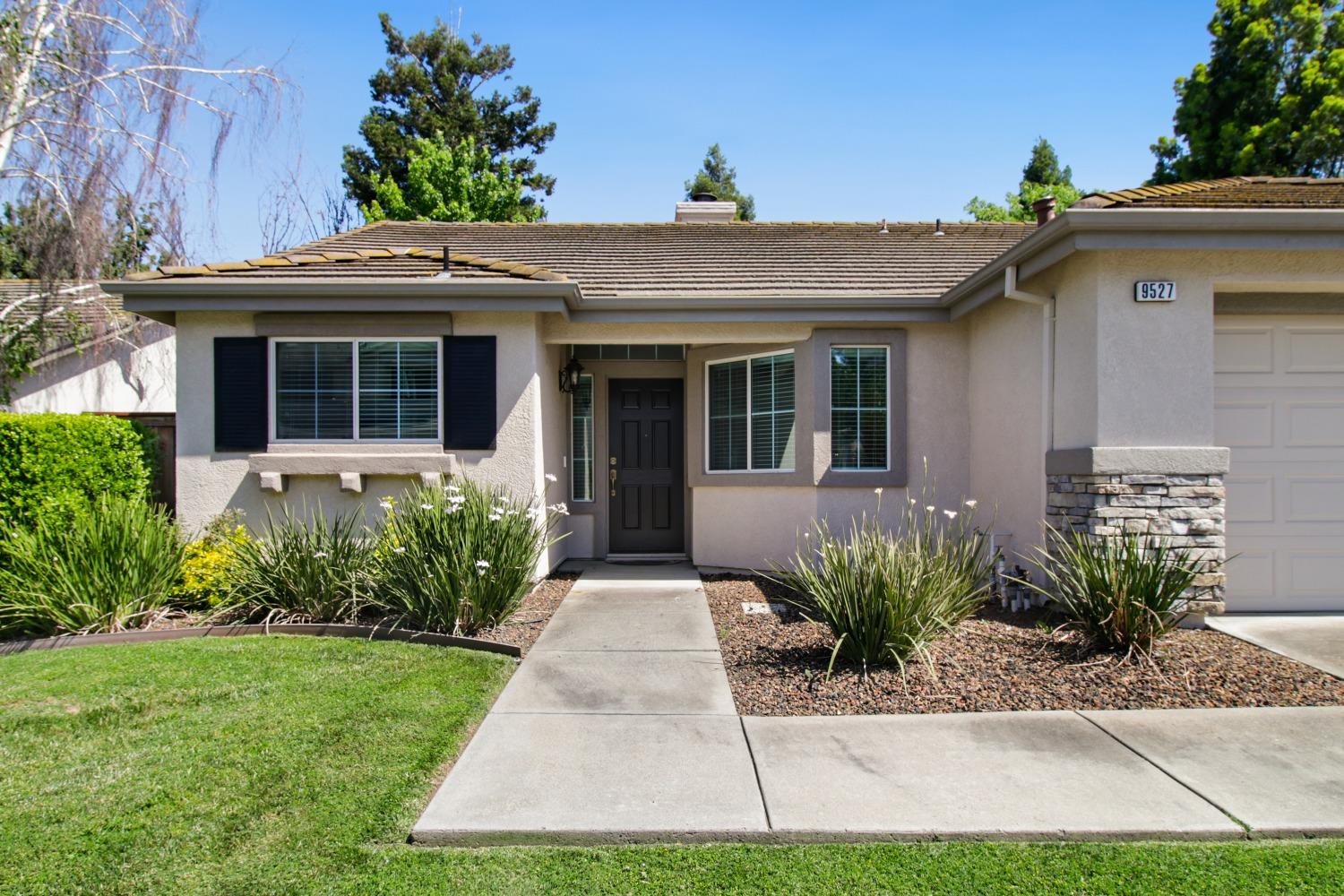 9527 Lake Park Lane