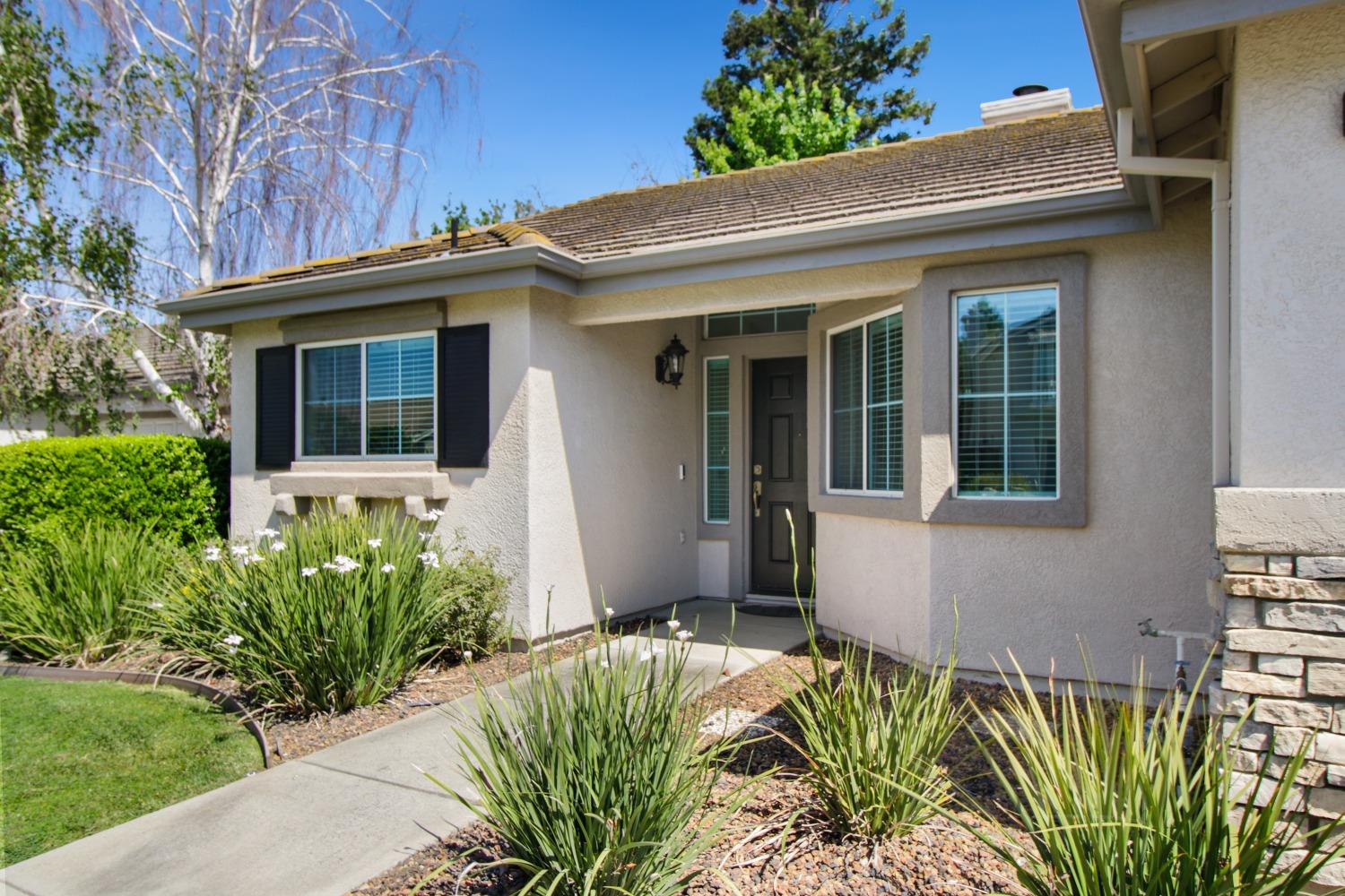 9527 Lake Park Lane
