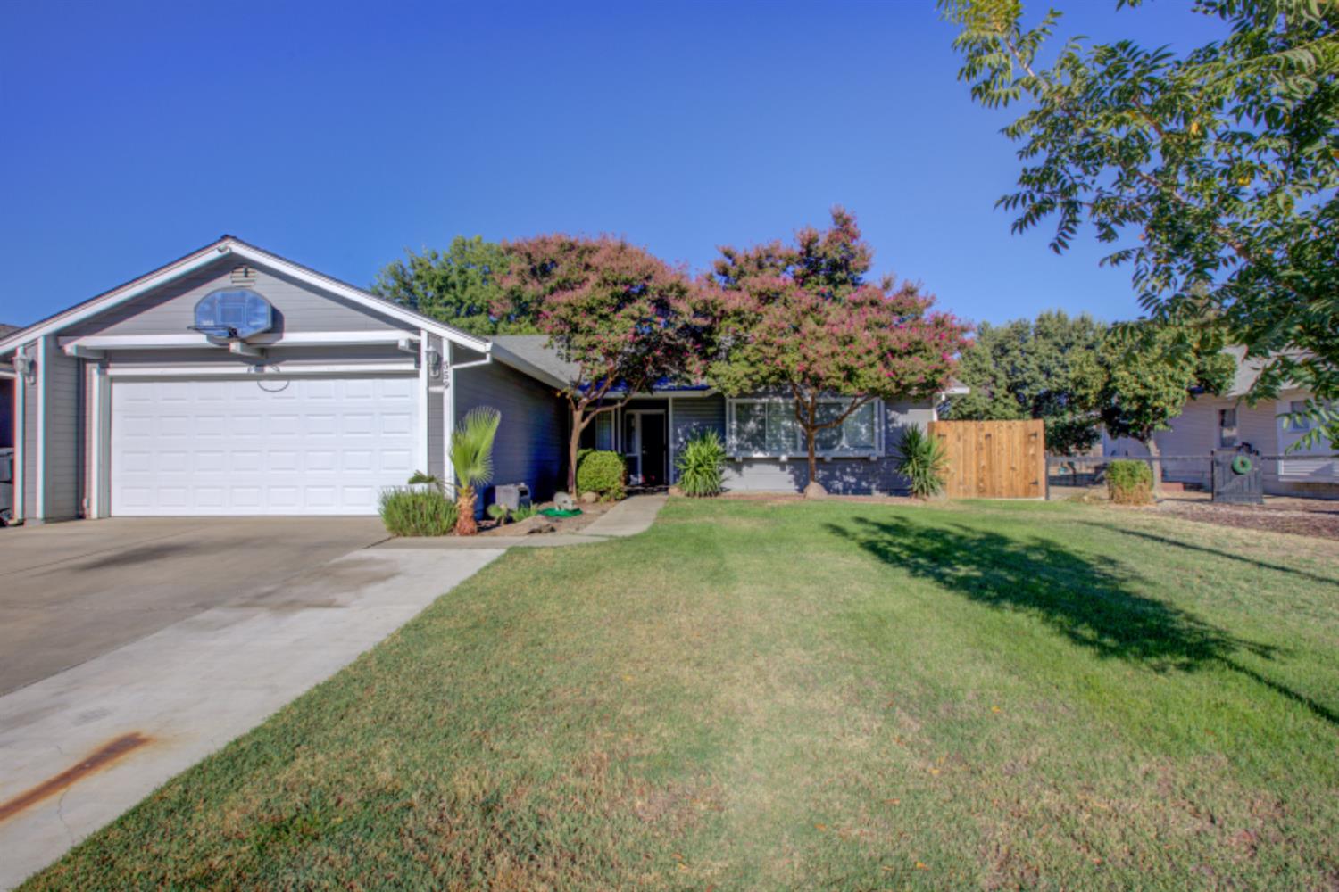 559 S Del Puerto Avenue