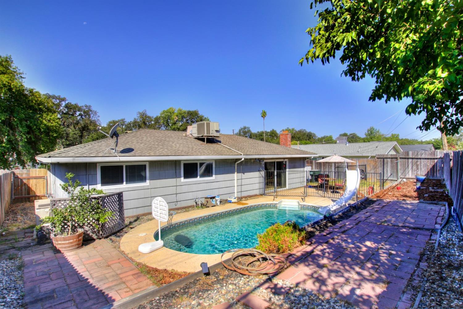 5537 Eastridge Drive