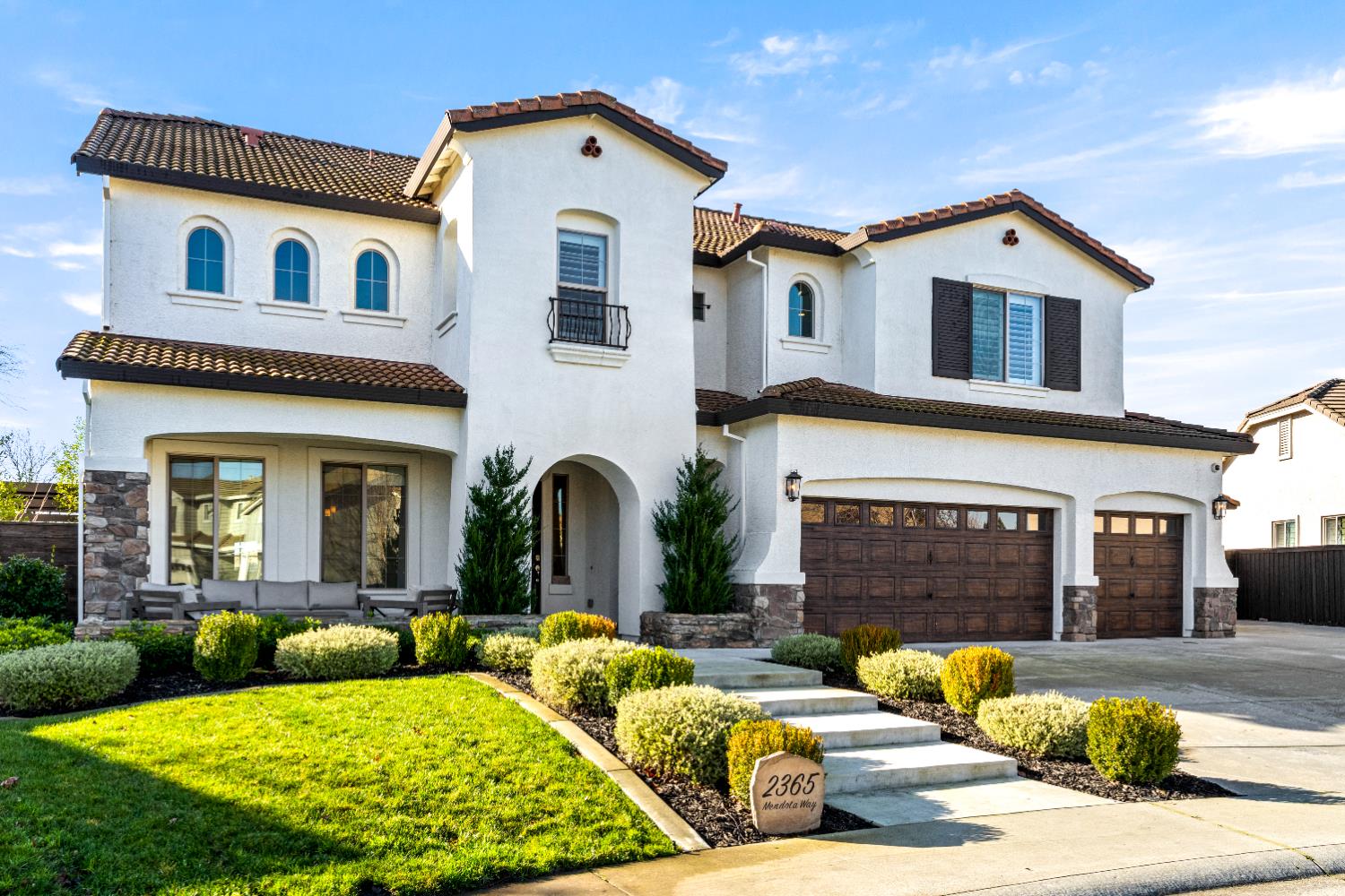 2365 Mendota Way