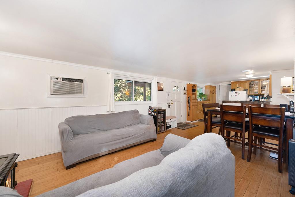 2977 Mosquito Road