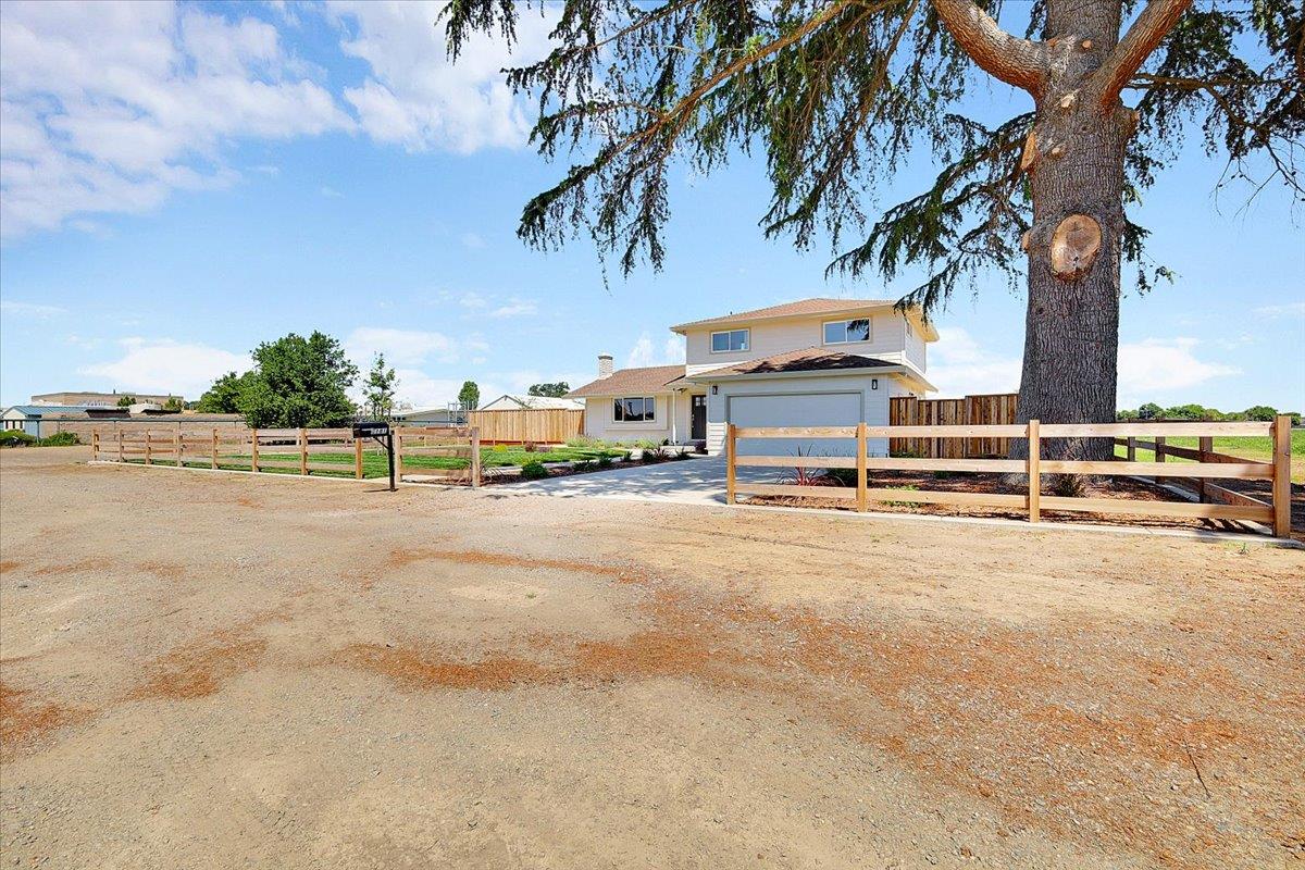 1181 Barry Road