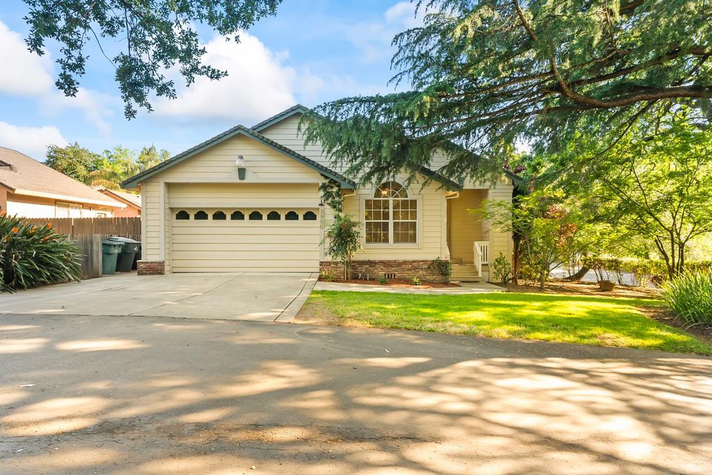 Photo of 3900 Green Forest Lane, Sacramento, CA 95821 (MLS # 226042016)