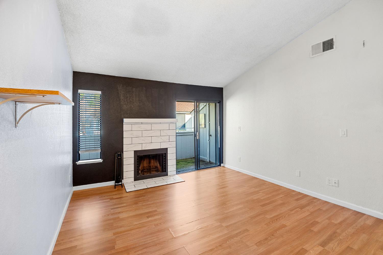 250 Del Verde Circle 6