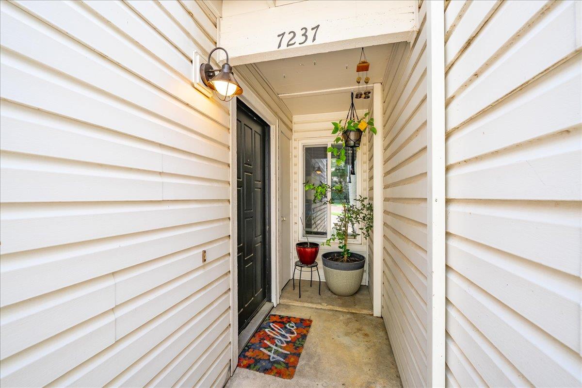 7237 Cinnamon Circle