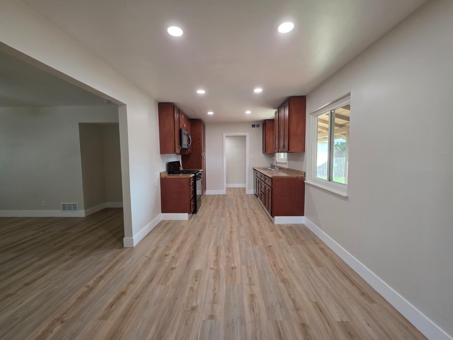 10237 Coloma Road