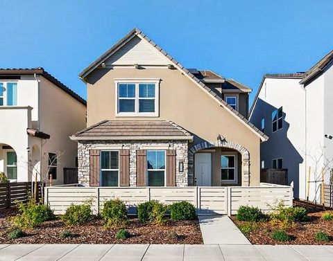 2367 Omaha Beach Avenue Sacramento CA 95818