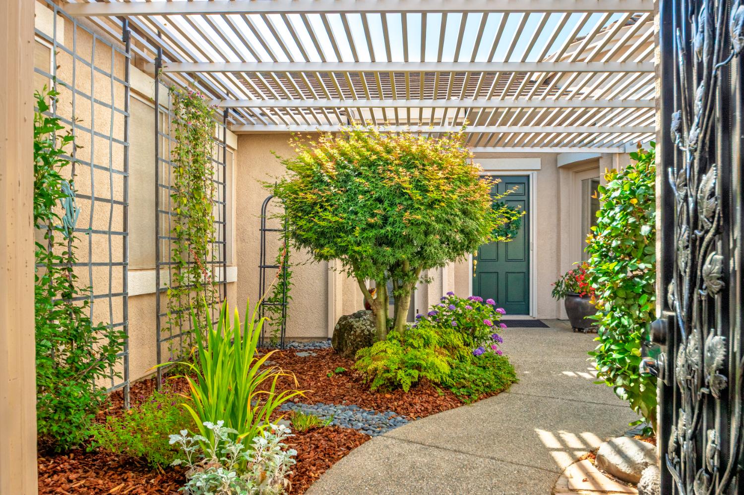 643 Canyon Oak Lane
