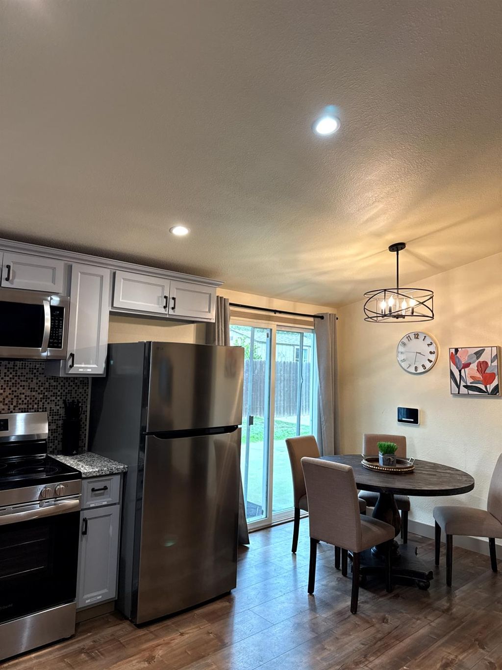 Photo of 5925 Mendocino Boulevard, Sacramento, CA 95824 (MLS # 225145770)