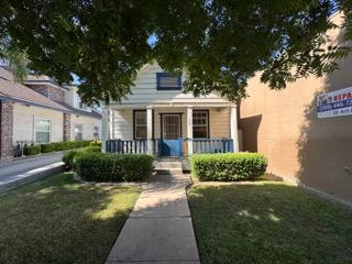 1032 W 18th Street