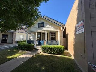 1032 W 18th Street