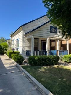 1032 W 18th Street