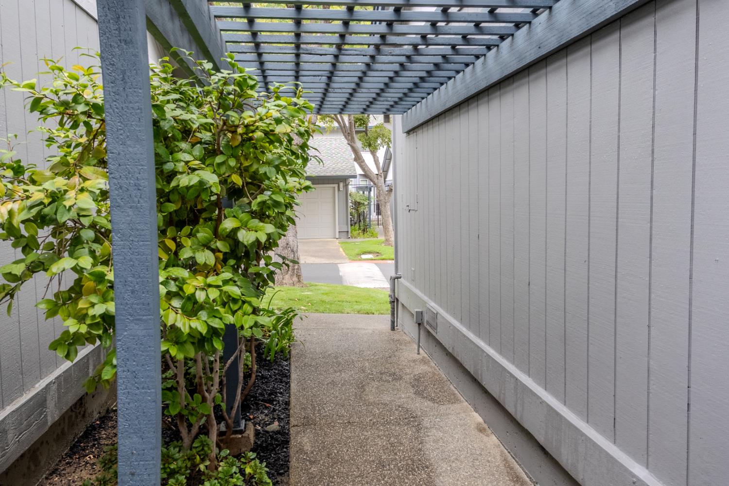 8103 Briar Ridge Lane