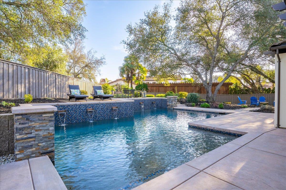 8143 Woodland Grove Pl.