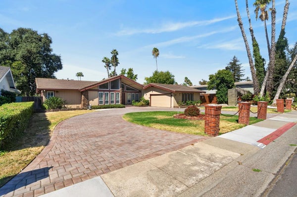 6370 HAVENSIDE DR, SACRAMENTO, CA 95831 - Image c2ed28bf508cb140bbd55fb72eb7c073/3845574443