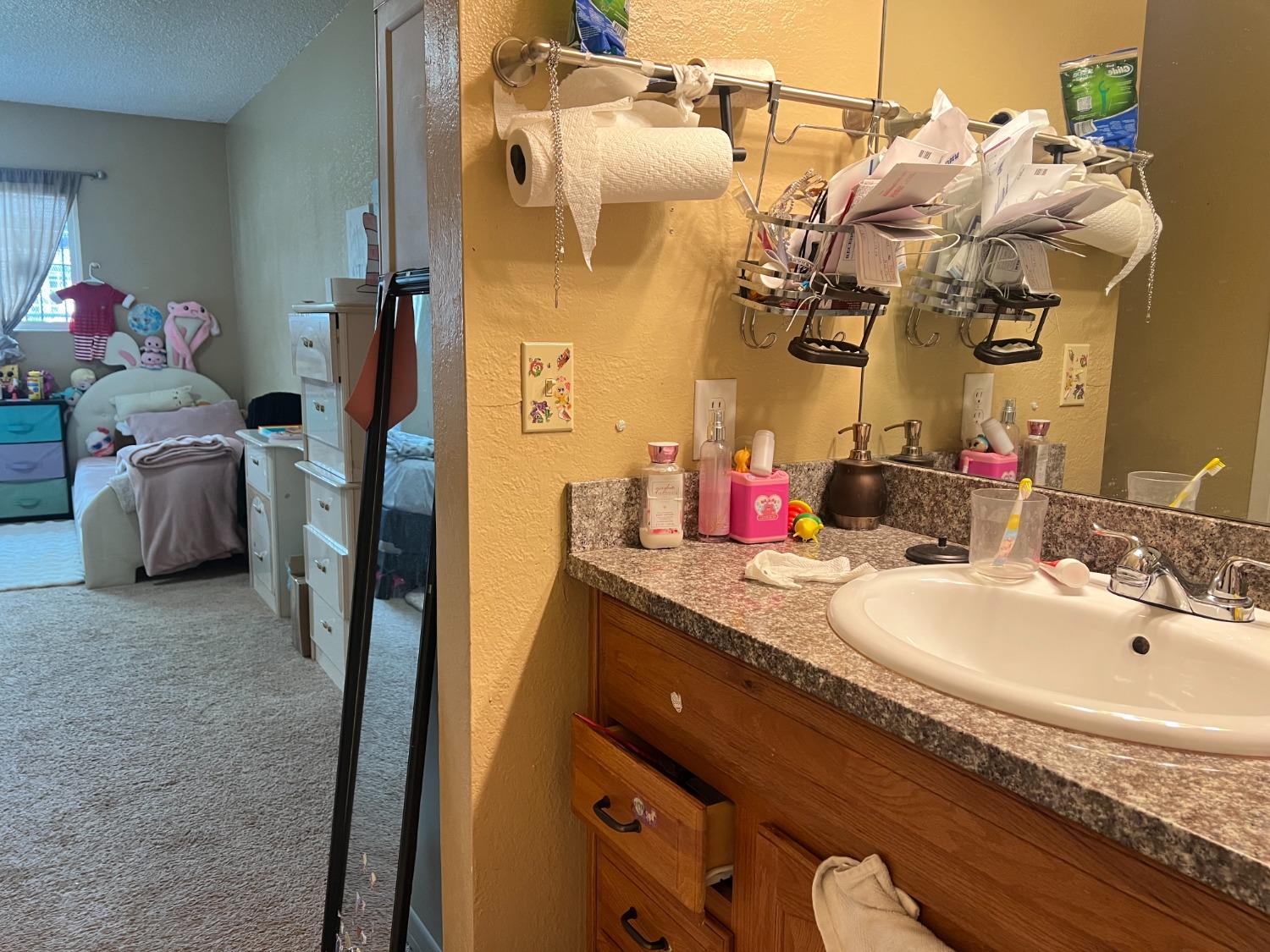 Stockton, California 95209, United States, ,Residential,Pending,121355