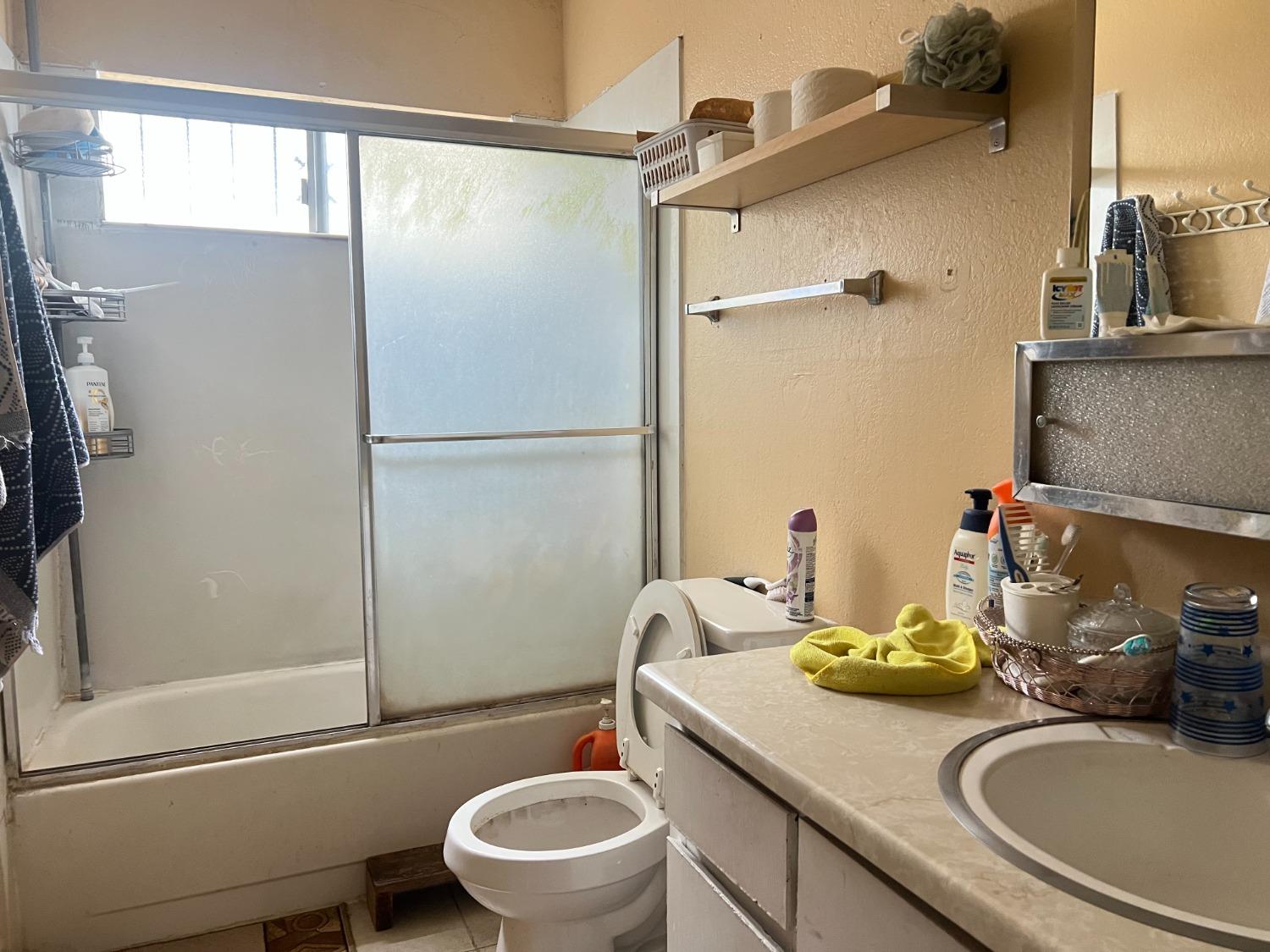 Stockton, California 95209, United States, ,Residential,Pending,121355