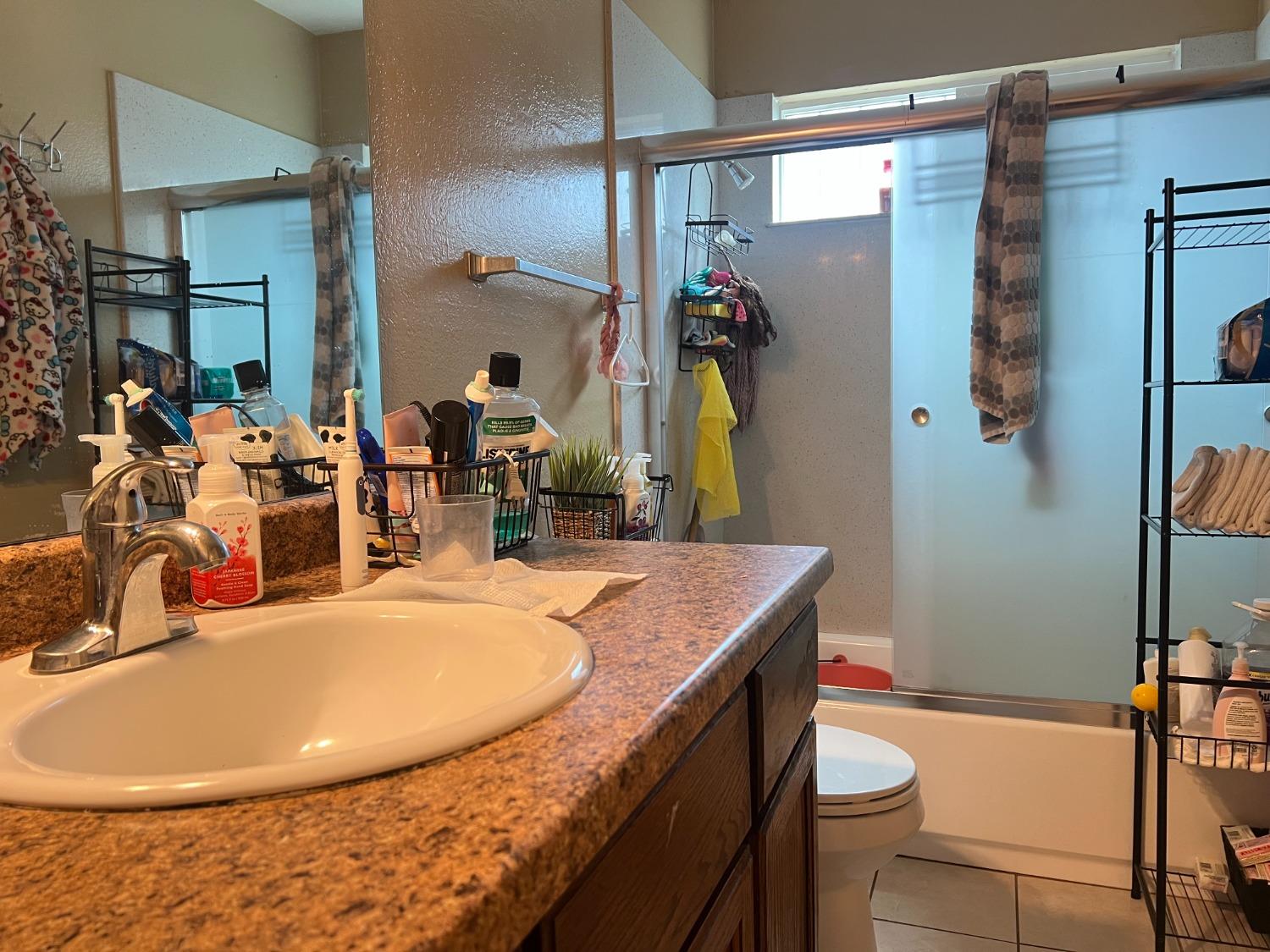 Stockton, California 95209, United States, ,Residential,Pending,121355