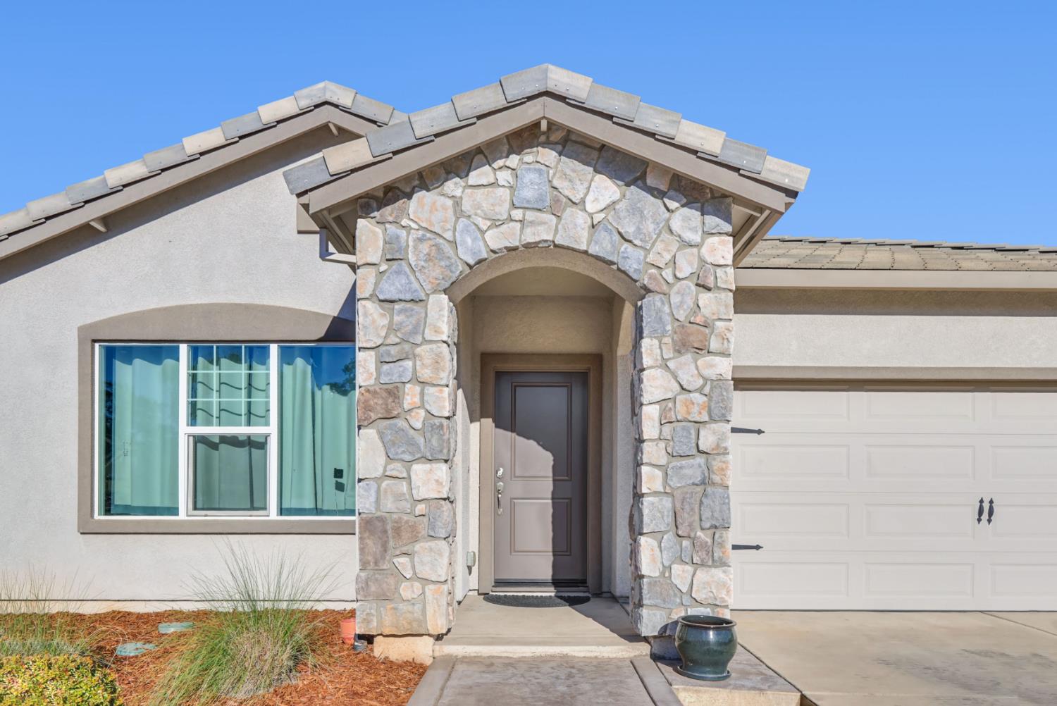 1004 Baywood Greens Drive