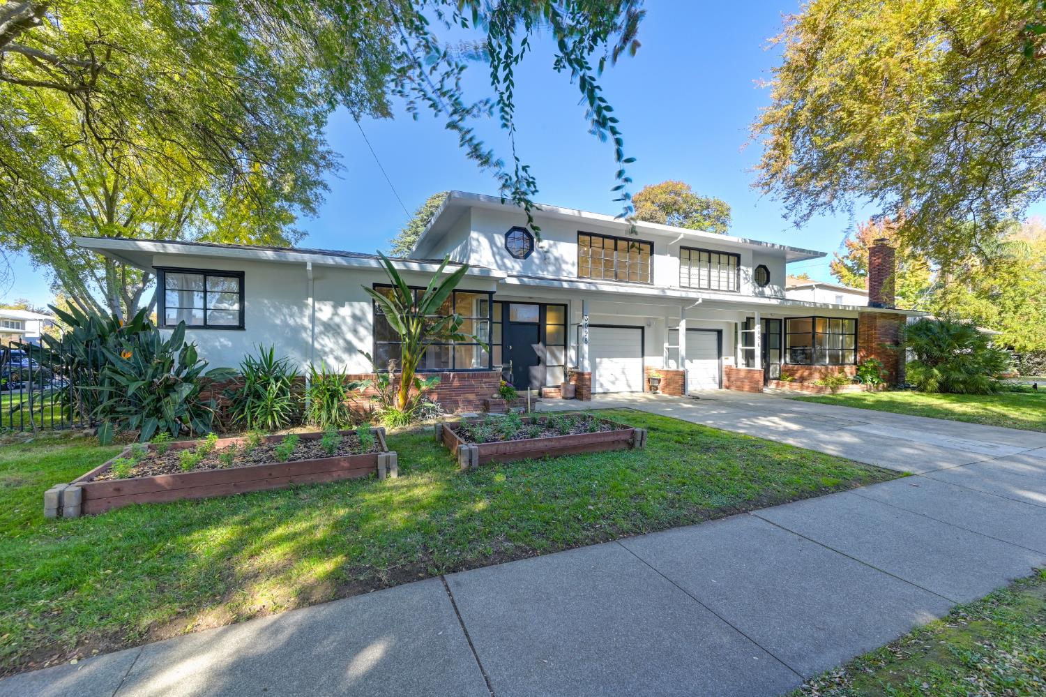 3098 Riverside Boulevard