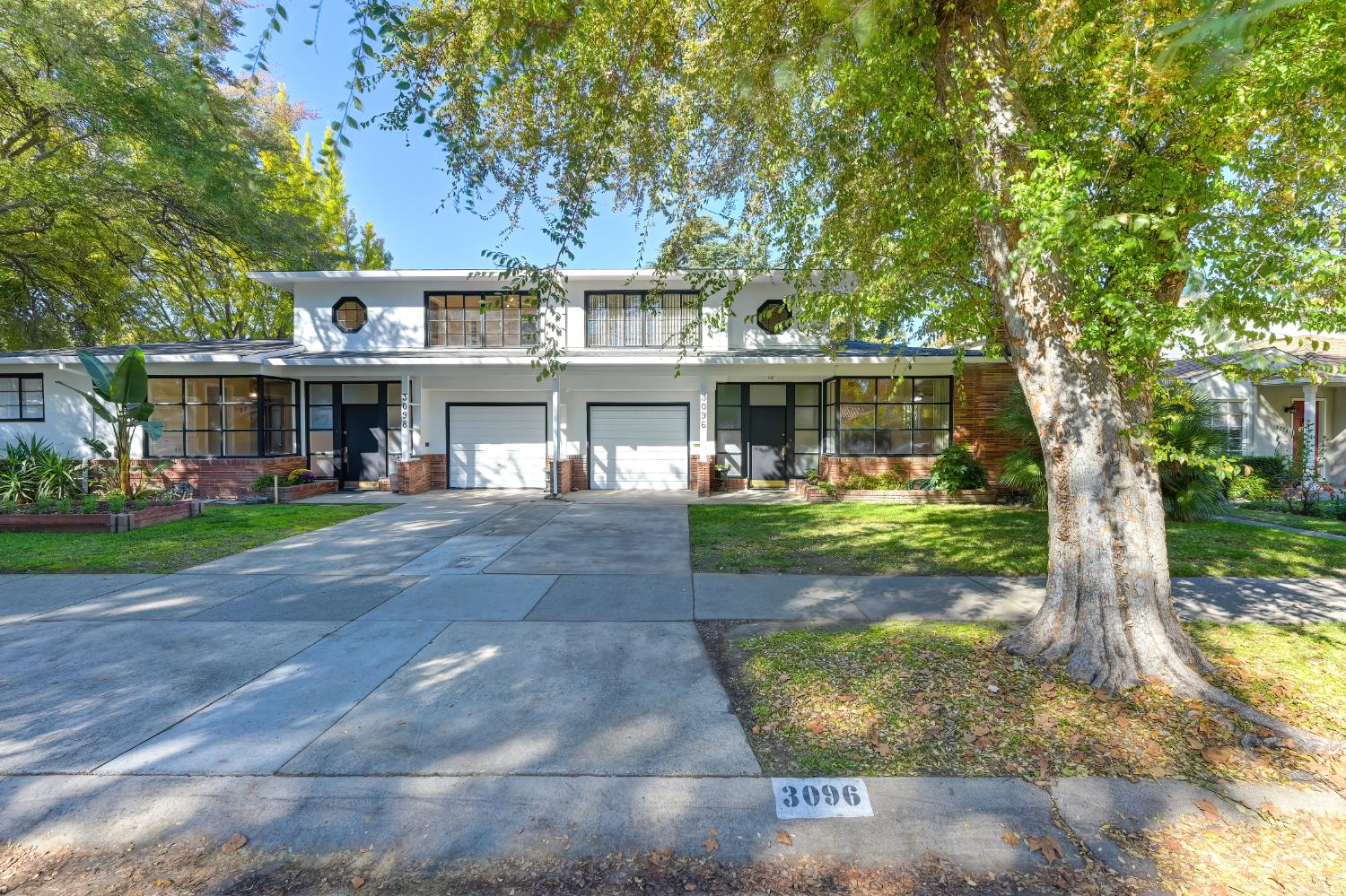 3098 Riverside Boulevard